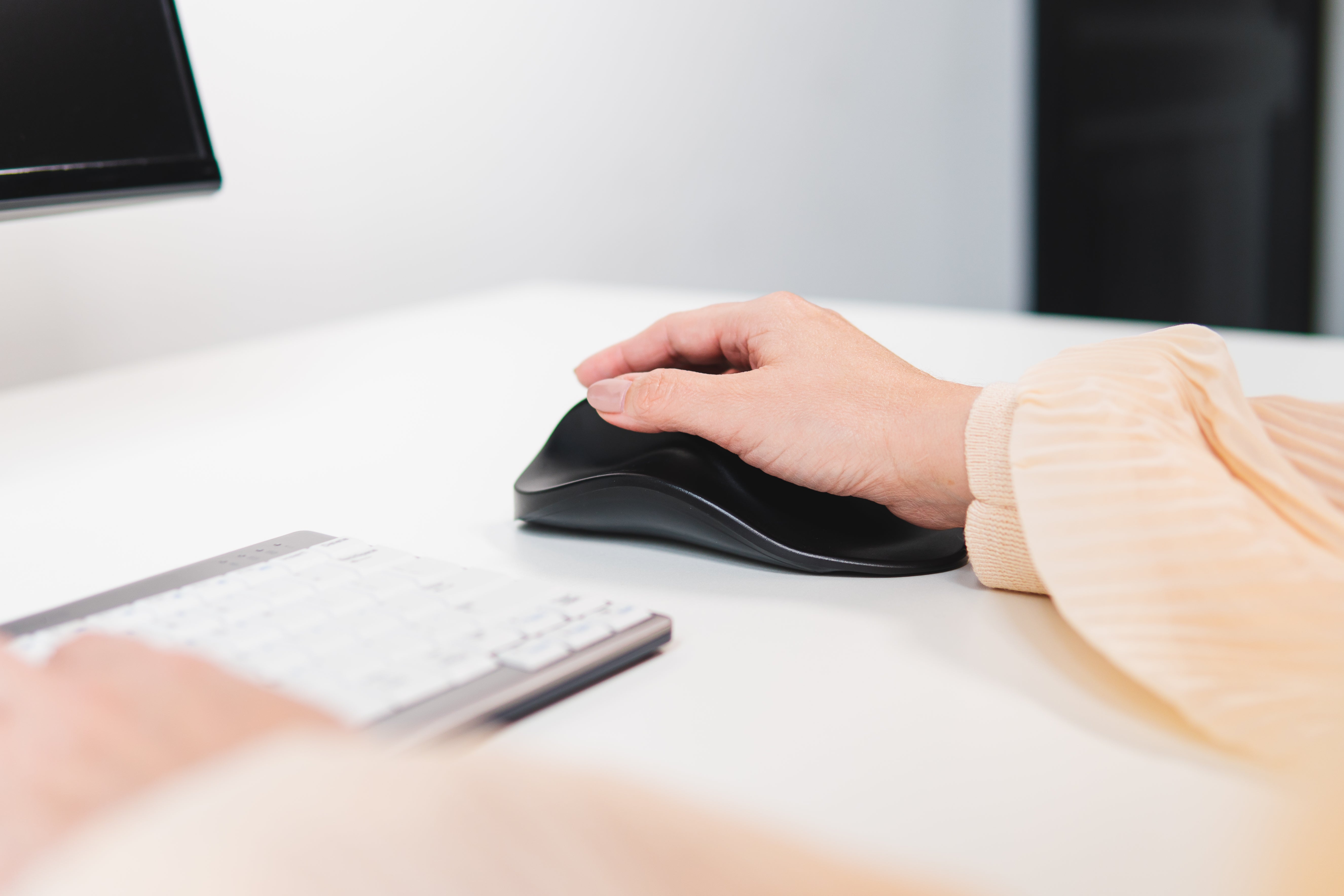 Bakker Elkhuizen HandshoeMouse Righthanded Wireless